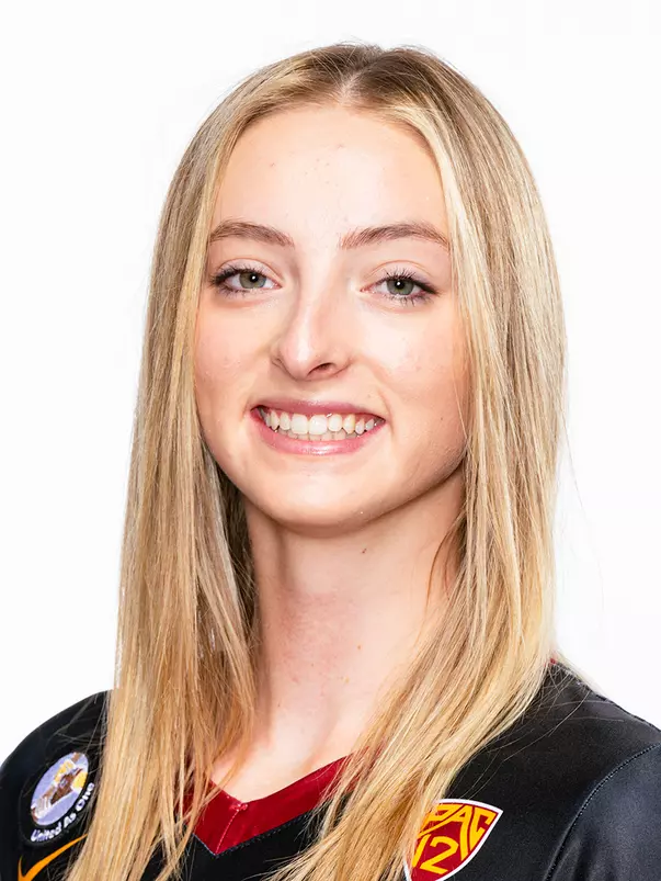 2022 USC Beach Volleyball Head Shot Savannah Davis