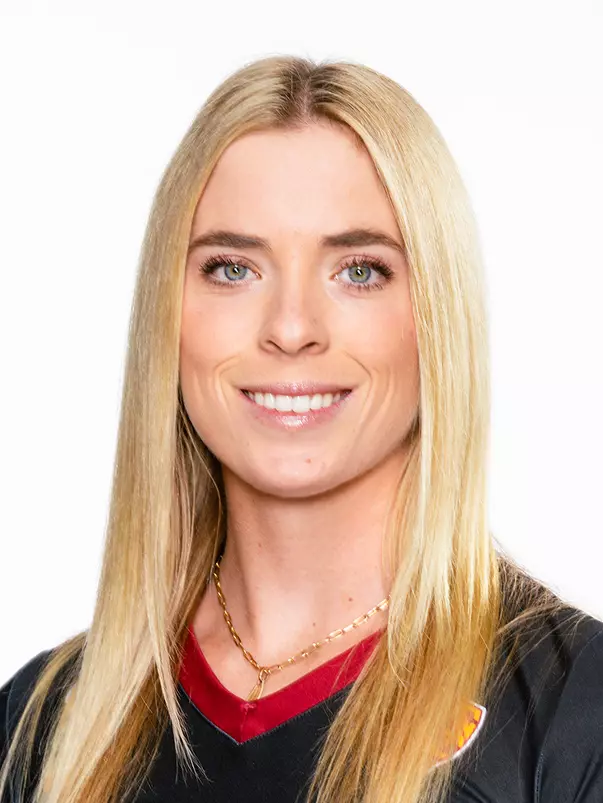 2022 USC Beach Volleyball Head Shot Nicole Nourse