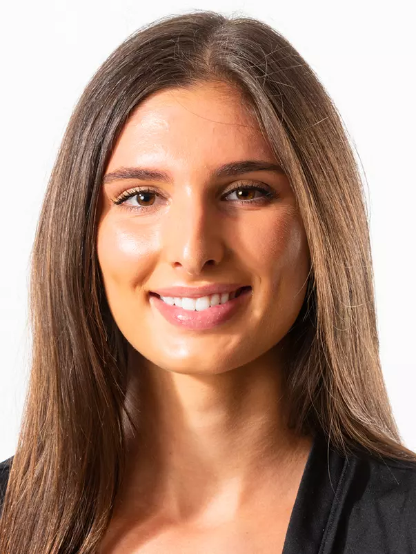 2022 USC Lacrosse Head Shot #9 Mia Ferraro