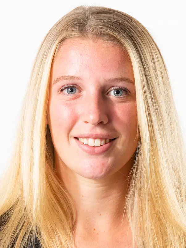 2022 USC Lacrosse Head Shot #18 Alexis Niblock