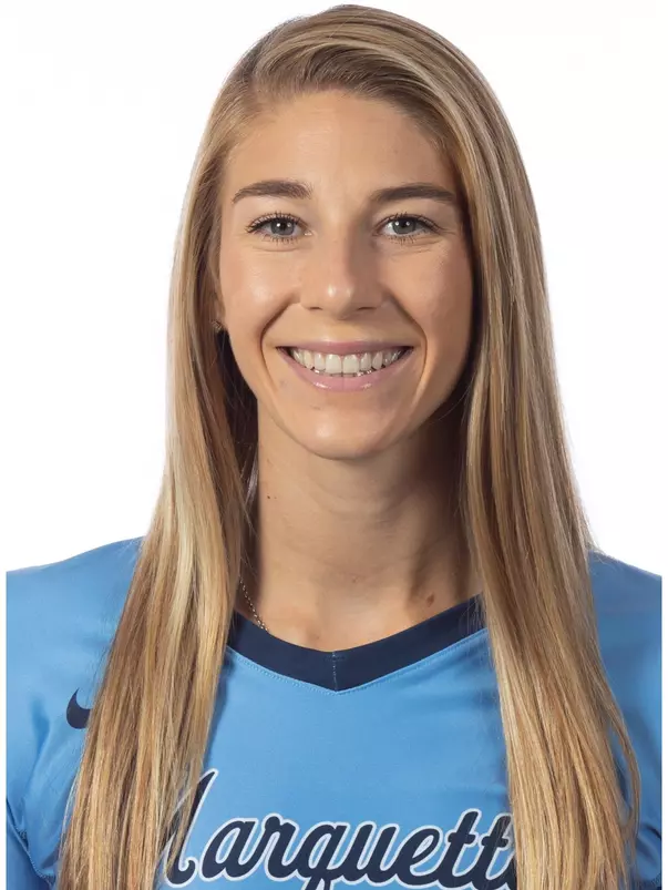 Savannah Rennie headshot