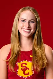 Isabelle Cairns Headshot
