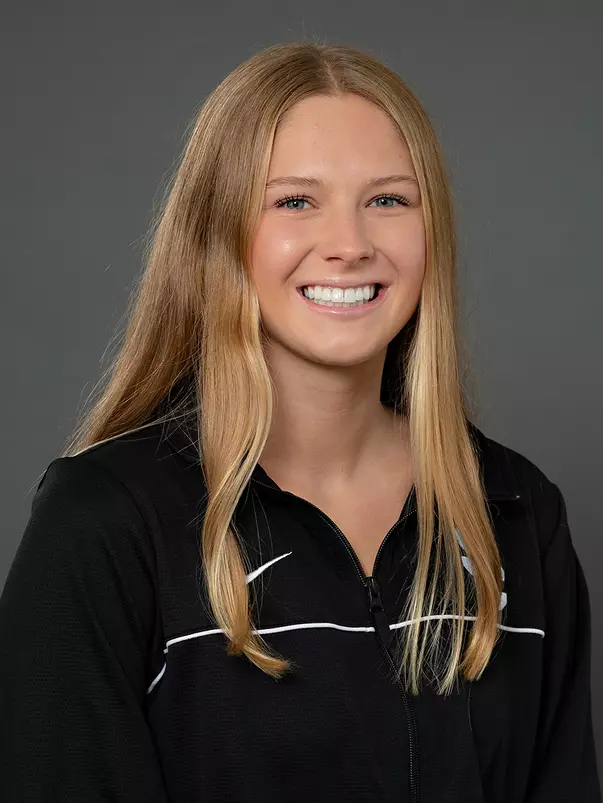 Hannah Carver 2022-23 head shot