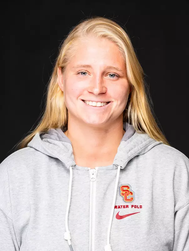 Fanni Muzsnay head shot 2023-24