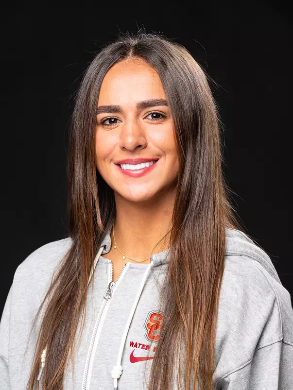 Lauren Schneider head shot 2023-24