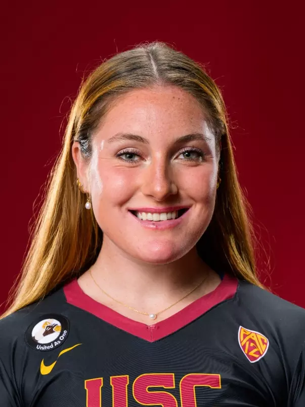 Caitlin Cummings Head Shot