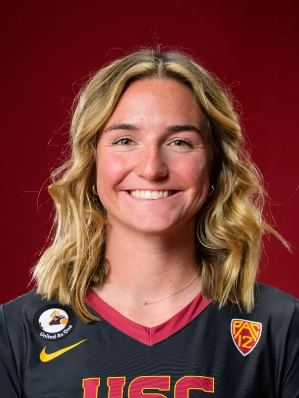 Delaynie Maple Head Shot