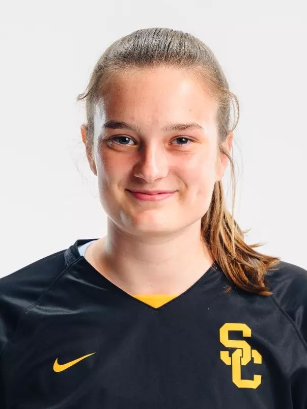 Hannah Poulter headshot