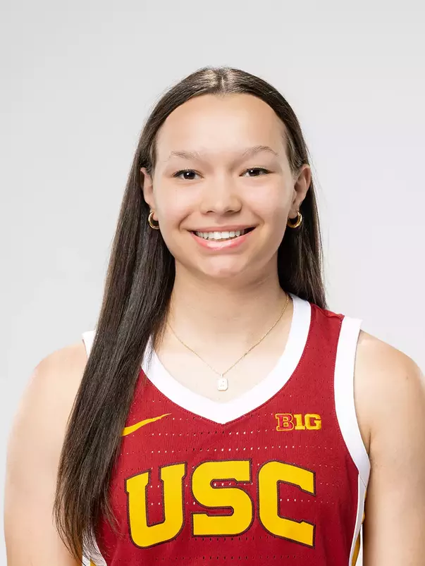 Kayleigh Heckel head shot