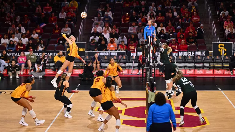 Women's Volleyball - Michigan State 3, USC 2: Highlights (10/25/23)