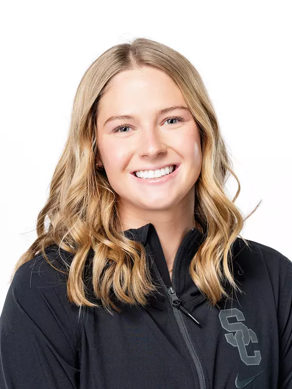 Hannah Carver 2025 head shot