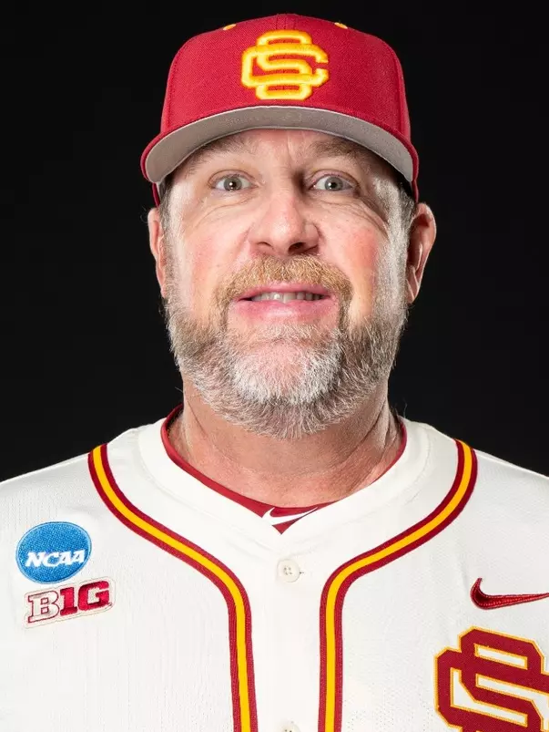 Travis Jewett Headshot