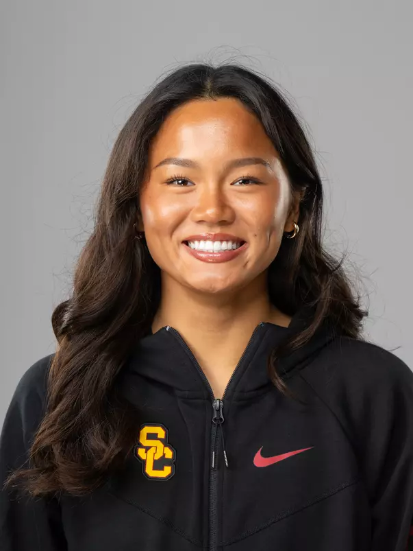 Ashley Kwan Headshot