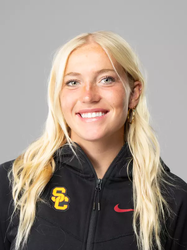 Ava Knepper Headshot