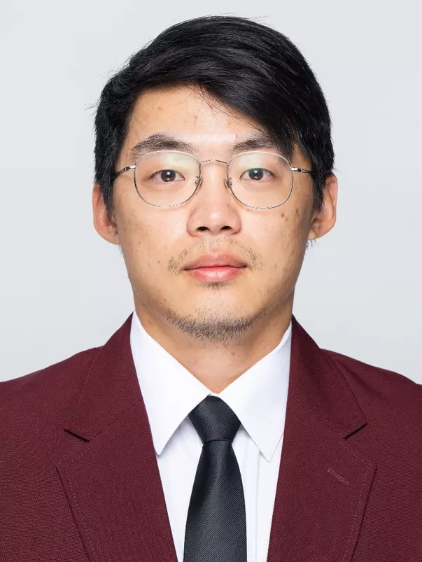 Robert Roh Headshot