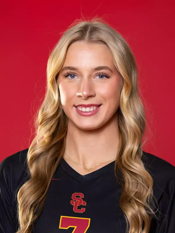 Calinda Kok 2026 Headshot (2)