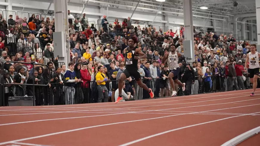 Garrett Kaalund sets No. 2 200m time in NCAA indoor history