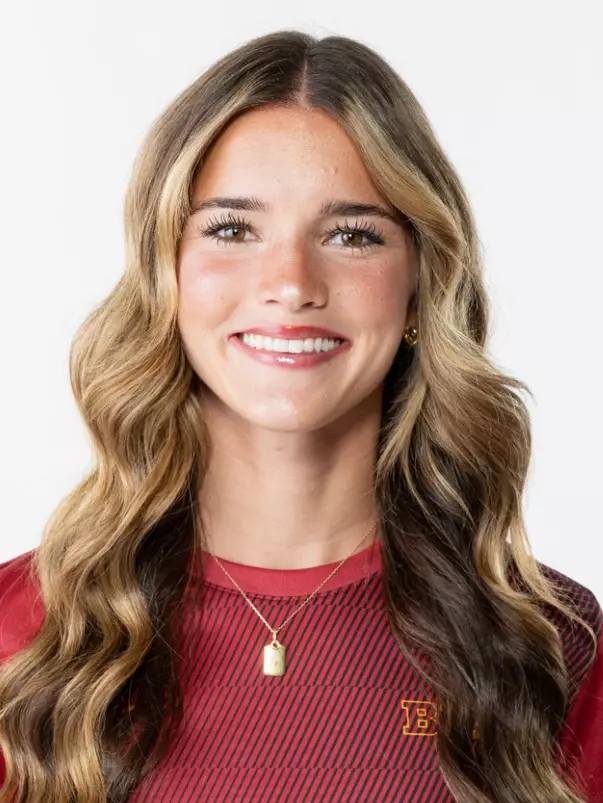 Charlotte Ward headshot
