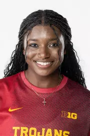 Maya McDermott headshot