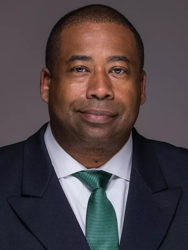 Larry Dixon. 18-USF Headshots