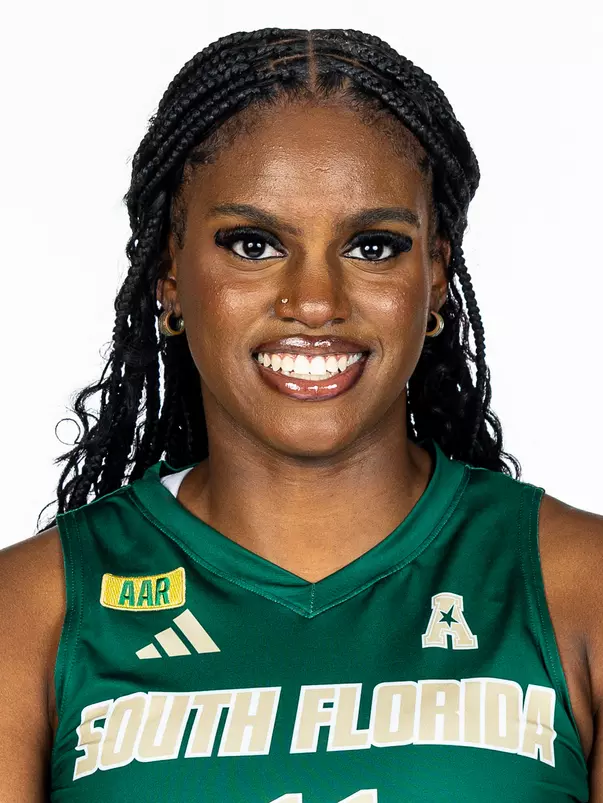 Iyanna Garvin headshot taken on August 4, 2025.
