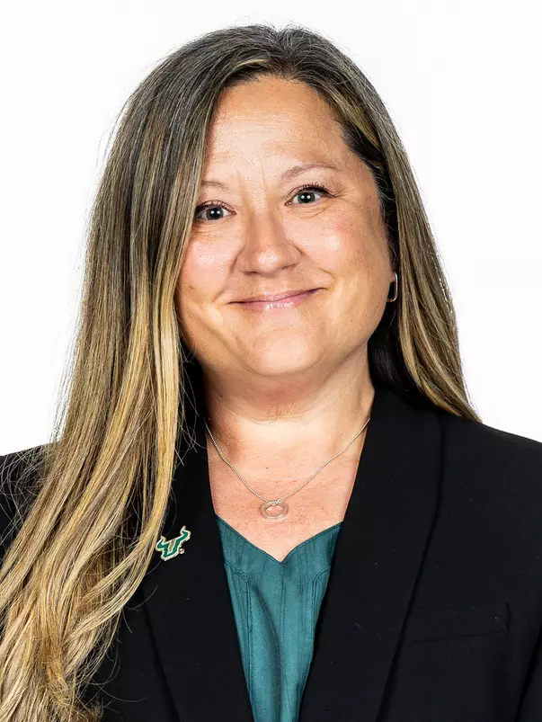 Kelly Dreyfuss headshot taken on August 4, 2025.