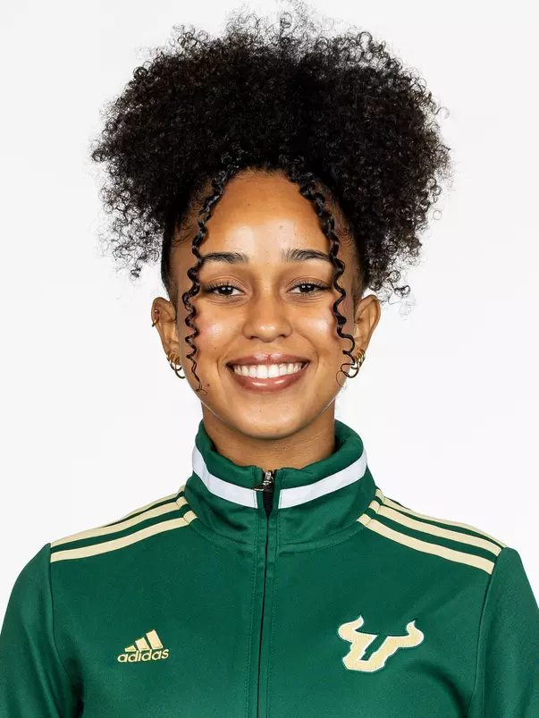 Giovana Meade headshot taken on August 22, 2025.