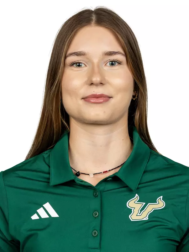 Matylda Krawczynska headshot taken on August 22, 2025.