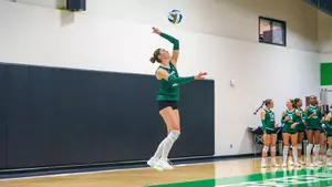 Paula Tomasa serving at North Texas