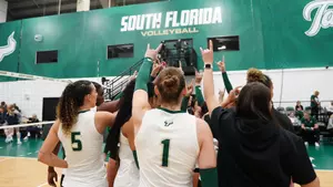 Volleyball Prematch huddle vs. Rice