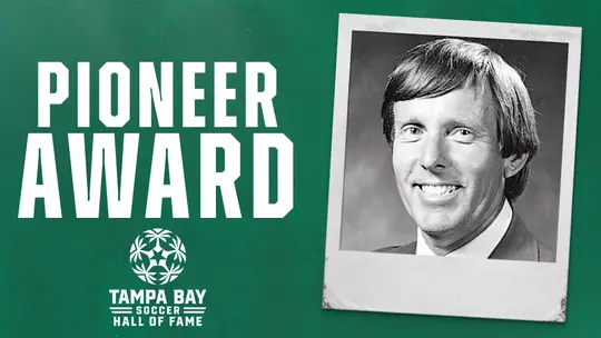 Dan Holcomb receives Pioneer Award