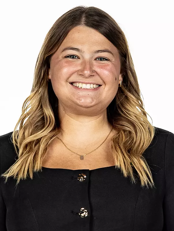 Sam Fallis Volleyball Headshot 2026