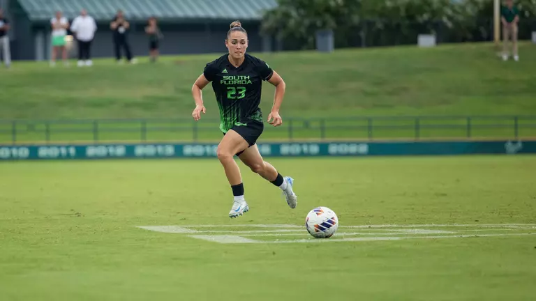 Dora szabo vs. UCF action shot