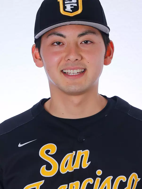 1/15/18: USF BASE Headshots and Marketing at Benedetti Diamond in San Francisco, CA. Image by Chris M. Leung for USF Dons Athletics
