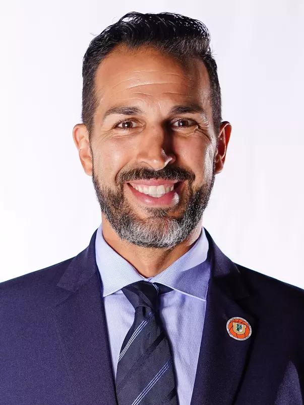 9/26/19: USF MBB Media Day at War Memorial Gym in San Francisco, CA. Image by Chris M. Leung for USF Dons Athletics