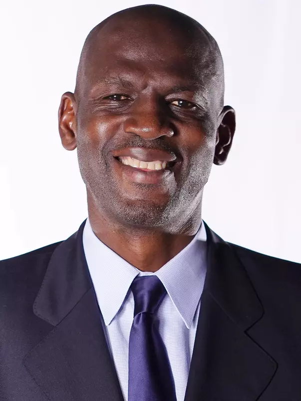 9/26/19: USF MBB Media Day at War Memorial Gym in San Francisco, CA. Image by Chris M. Leung for USF Dons Athletics