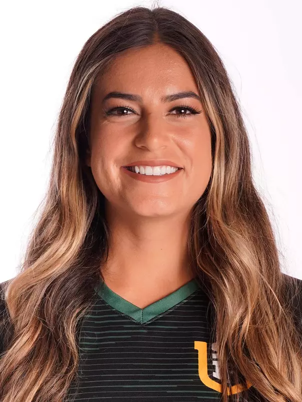 Samantha Reyes Head Shot