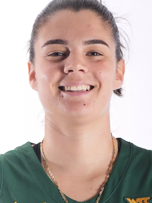 Mia Vukšic Headshot