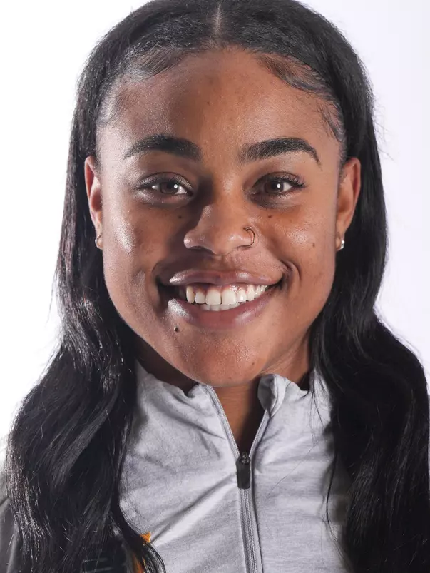 Ariell Bostick Headshot