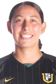 Isabelle Esparza Headshot 2023