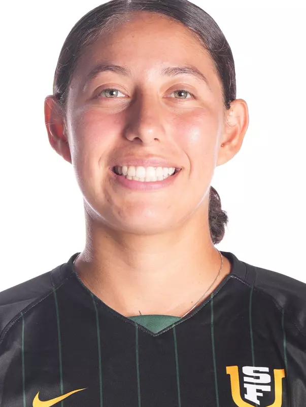 Isabelle Esparza Headshot 2023