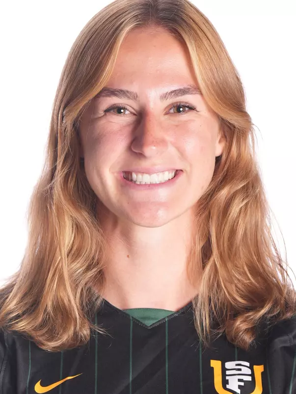 Kenna Roth Headshot 2023