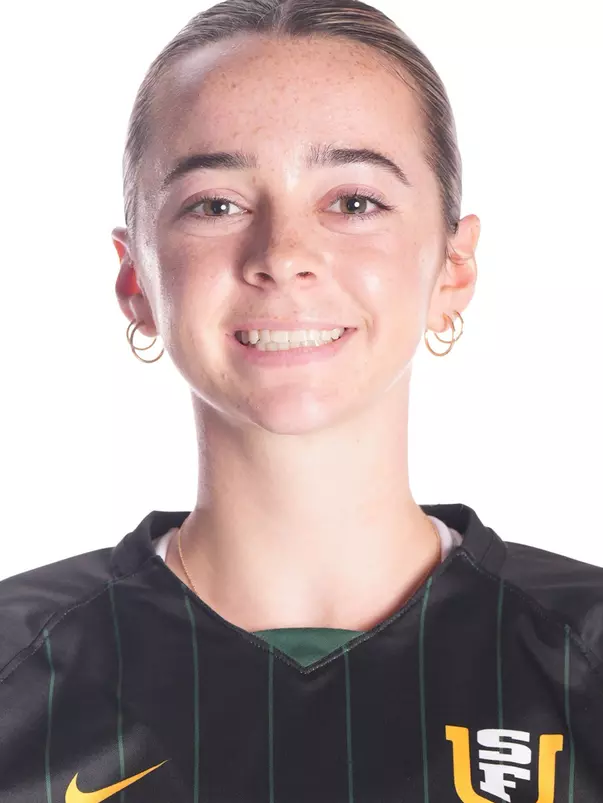 Lily Loughney Headshot 2023