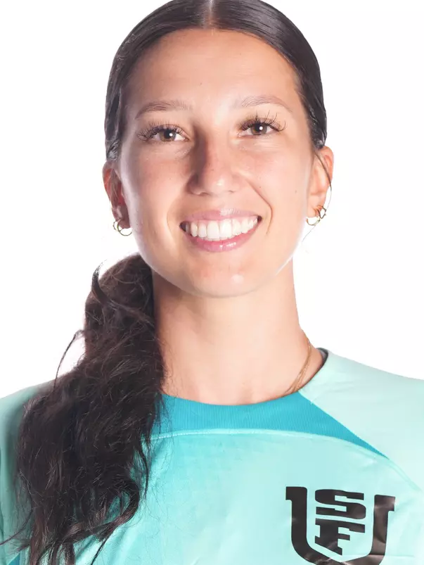 Alexia Estrada Headshot 2023