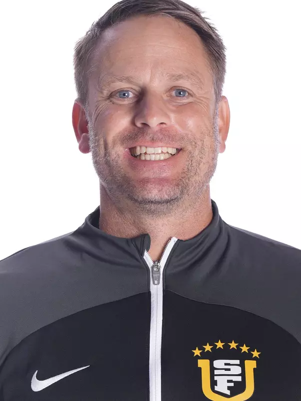 Sam Reynolds Headshot 2023