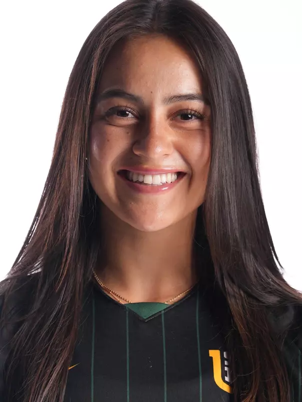 Isabella Ayau Headshot