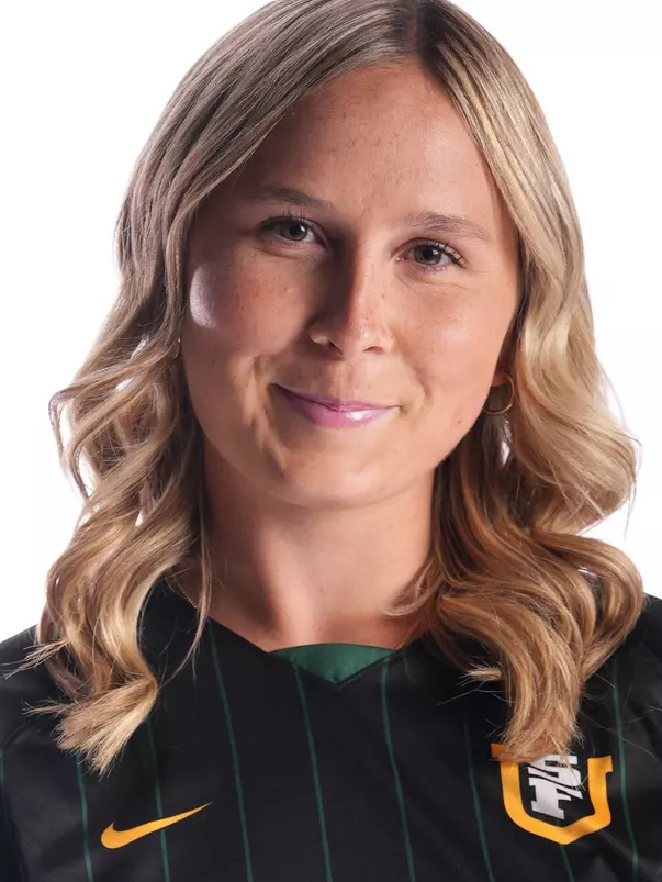 Sydney Harpster Headshot