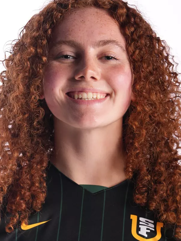 Enya Niebergall Headshot