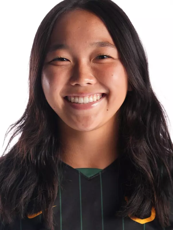 Sydni Yoshida Headshot