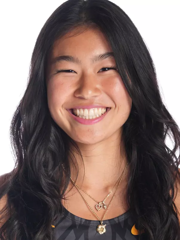 Kaylee Noda Headshot